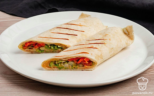 Хот-дог в лаваше на гриль-сковороде — Рецепт с фото