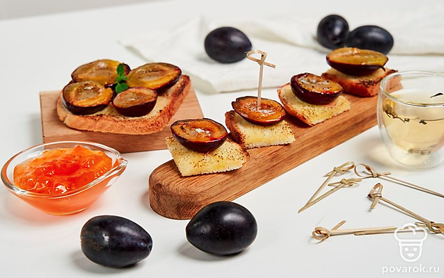 Тост со сливами — Рецепт с фото