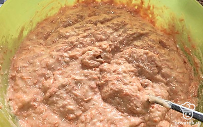 Доведите массу до густоты и начинайте жарить оладьи.