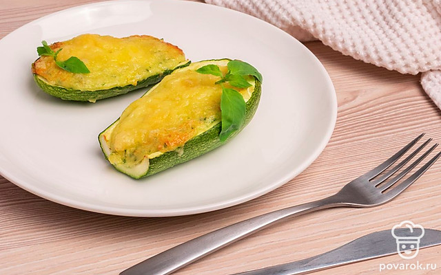 Кабачки с сосиской — Рецепт с фото