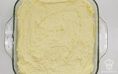 Переложить подготовленную массу в форму. Запекайте 1,5- 2 часа при 160 градусов.