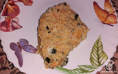 Запеканку подавать порционно.