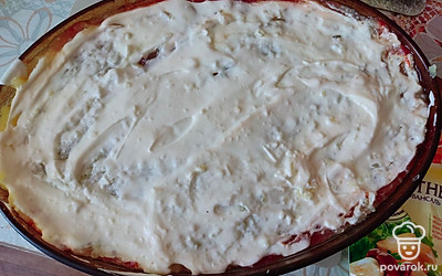 Смазать сверху постным майонезом.