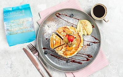 Творожную запеканку перед подачей посыпьте корицей.