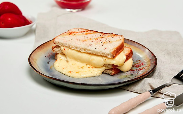 Тост с моцареллой — Рецепт с фото