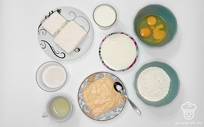 Подготовьте все необходимые ингредиенты для приготовления. Предварительно разогрейте духовку до температуры 180°C.