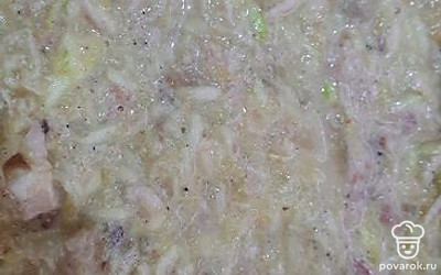 Выложить в форму и отправить в духовку на 20 минут. 