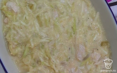 Выкладываем в форму и ставим в духовку на 45 минут, 180 градусов. 