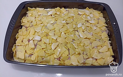 Закрываем оставшимся картофелем.