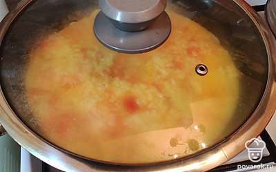 Накрываем крышкой и жарим на медленном огне до готовности (приблизительно 20 минут). 