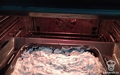 В разогретую духовку поставить на 35 минут. 