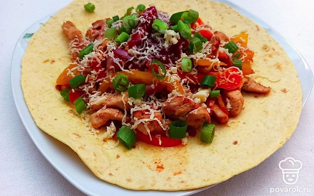 Полезная тортилья с индейкой — Рецепт с фото