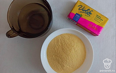 Масло сливочное заранее не доставайте - оно нужно холодным. Муку не просеивайте.