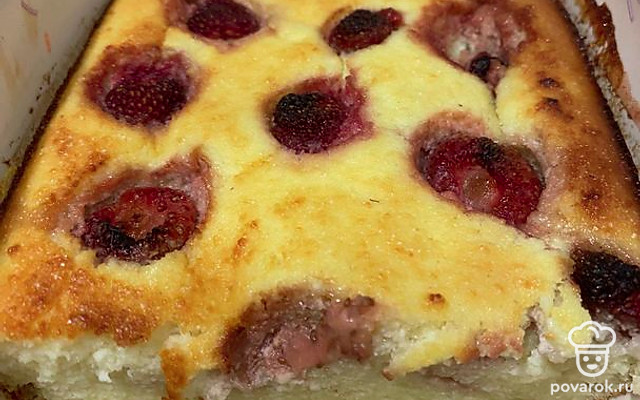 Творожная запеканка с клубникой — Рецепт с фото