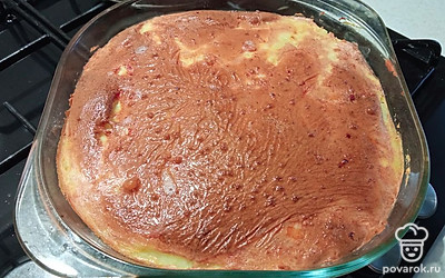 Готовую запеканку остудите немного. 