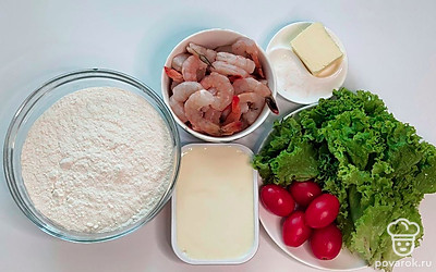 Оставьте масло в комнатной температуре, чтобы оно было слегка подтаявшим, так тесто будет намного проще приготовить.