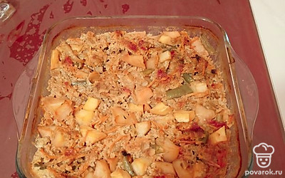 Выпекать в духовке около часа.