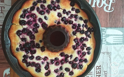 Подавать десерт охлажденным. Приятного аппетита! 