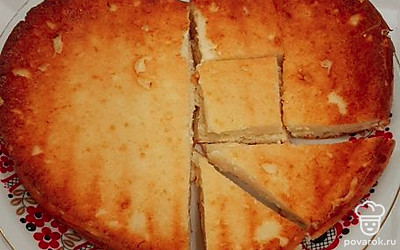 Запеканку подать с клюквенным джемом.