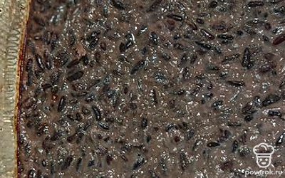 Полученную массу перемешиваем с рисом и отправляем в духовку на 30 минут при 180 градусах.