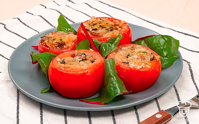 Помидоры, фаршированные грибами и зеленью — Рецепт с фото