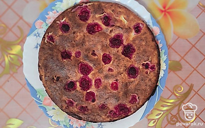 Готовую творожную запеканку подайте к чаю остывшей.