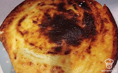 Примерно через 30 минут запеканка будет готова.
 