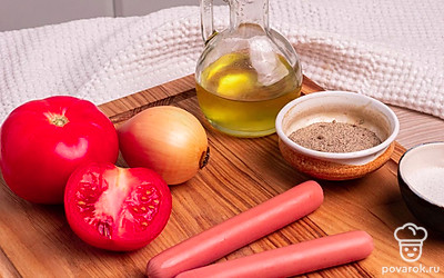 Подготовьте необходимые ингредиенты. Помидоры помойте и обсушите.