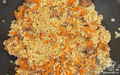 Готовое блюдо подаем со сметаной.