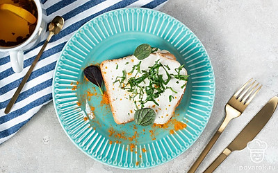 Подают тосты из кукурузного хлеба как к основным блюдам (супам и рагу), так и в качестве самостоятельного блюда на перекус.