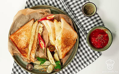 Подавайте тосты сразу после приготовления. В качестве украшения используйте зелень укропа.