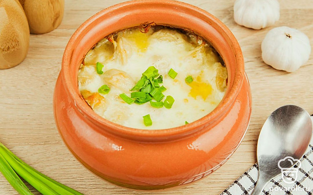 Пельмени, запеченные с майонезом и чесноком — Рецепт с фото