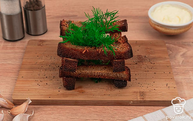 Гренки с чесноком в духовке — Рецепт с фото