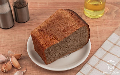 Очистите чеснок. Подготовьте остальные ингредиенты. Разогрейте духовку до 200 °С.