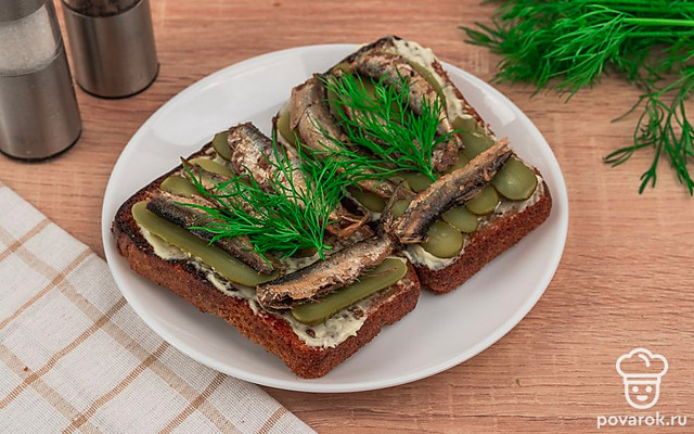 Гренки со шпротами — Рецепт с фото