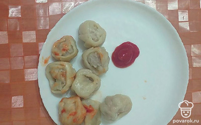 Подавать к столу с томатным соусом.