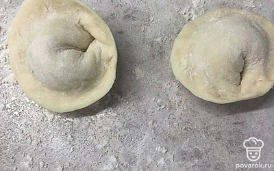 Варить пельмени в подсоленной кипящей воде 8 минут.