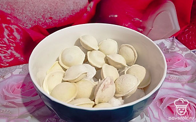 Возьмите замороженные пельмени. 