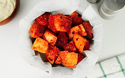 Белые гренки с чесноком готовы.