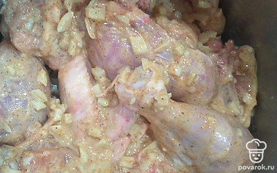 Тщательно перемешать, оставить мариноваться на 1 час.