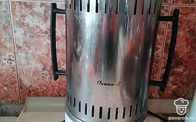 Подготовим электрошашлычницу.