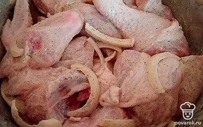 Все перемешать и оставить часа на 2 мариноваться. 