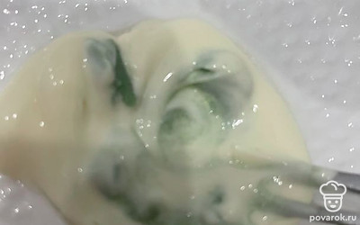 Смешайте майонез и васаби.