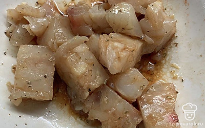 Залейте маринадом и дайте постоять 10 минут.