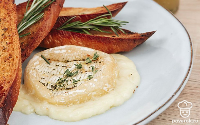 Гренки с сыром камамбер — Рецепт с фото