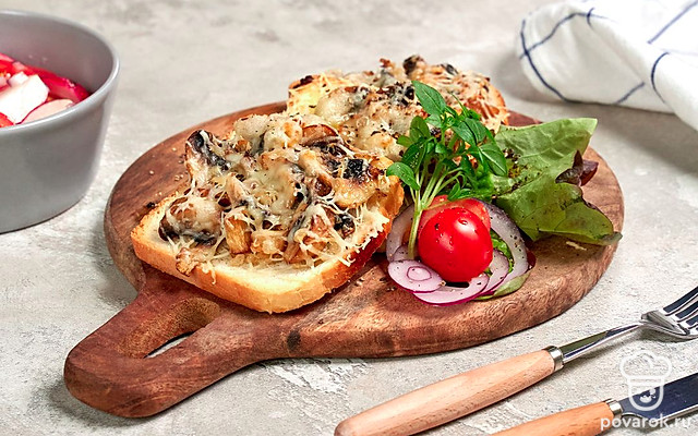 Тост с королевскими шампиньонами — Рецепт с фото