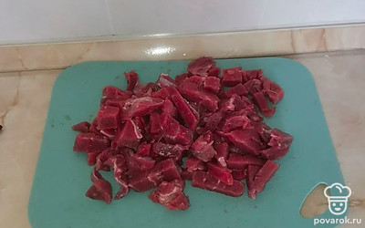 Мясо порезать брусками.