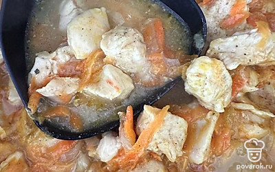 Гуляш из курицы с помидором и приправами — Рецепт с фото