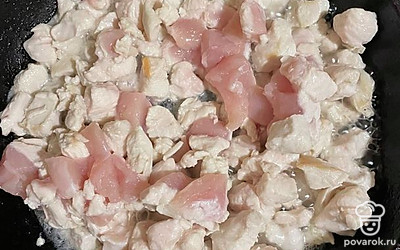 Моем, нарезаем филе и жарим на сковороде с маслом.