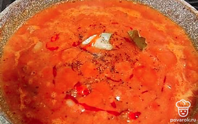 Добавьте приправы, соль, лавровый лист, острый кетчуп/соус по вкусу. Как ни как у нас кавказское блюдо!